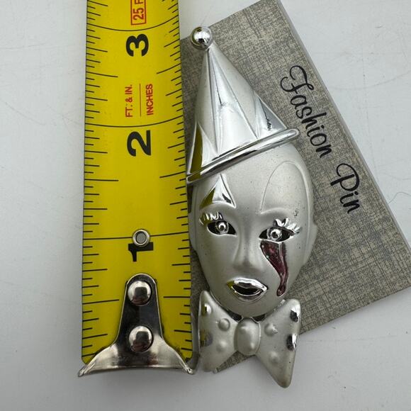 Vintage 80s Sad Clown Face Brooch Pin Glitter Tear Harlequin Mime Hat - Picture 4 of 4
